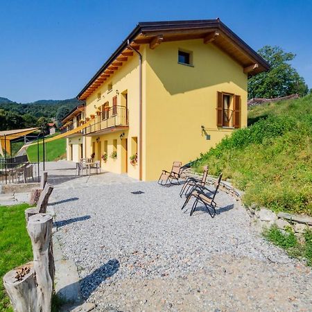 Agriturismo La Cascina B&B Сан Феделе Интелви Екстериор снимка